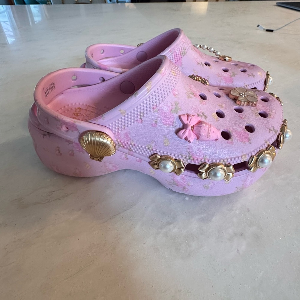 Love Shack Fancy x Crocs collab Platform croc in W6 - Picture 2 of 6